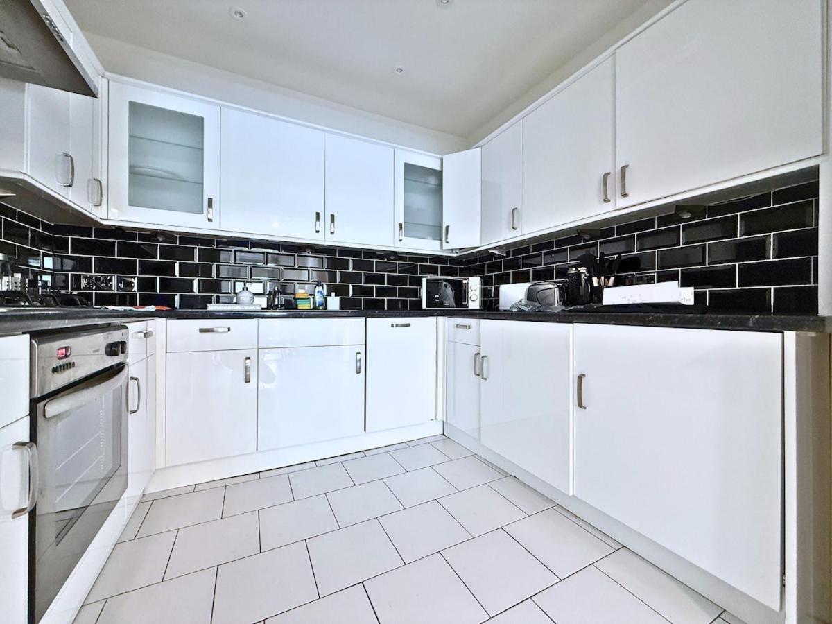 Knightbridge Hydepark 2b2b & Garden Near Harrods, Royal Hall & V&a Museum Apartment *