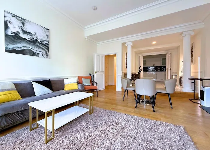 Knightbridge Hydepark 2B2B & Garden Near Harrods, Royal Albert Hall & V&A Museum